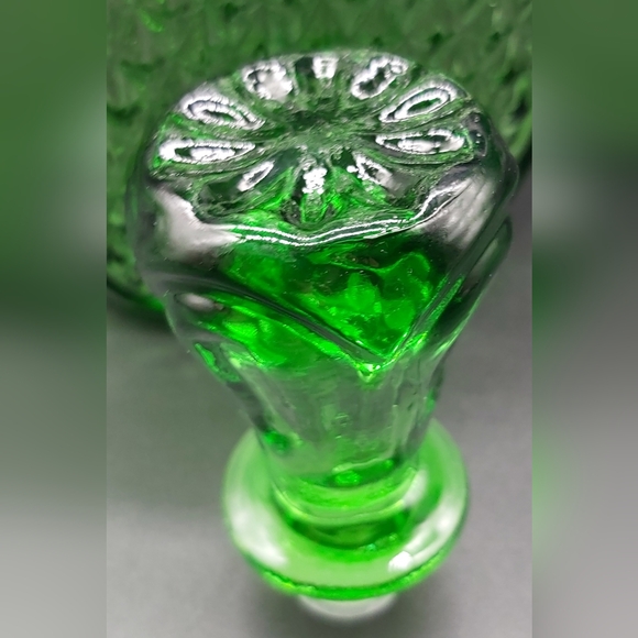 MCM emerald green empoli diamond cut genie bottle - Picture 4 of 7